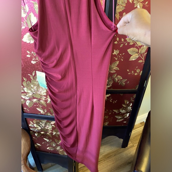 BRAND NEW BADGLEY MISCHKA RUCHED HALTER-NECK COCKTAIL DRESS- BURGUNDY SZ 0-4 - Picture 9 of 16